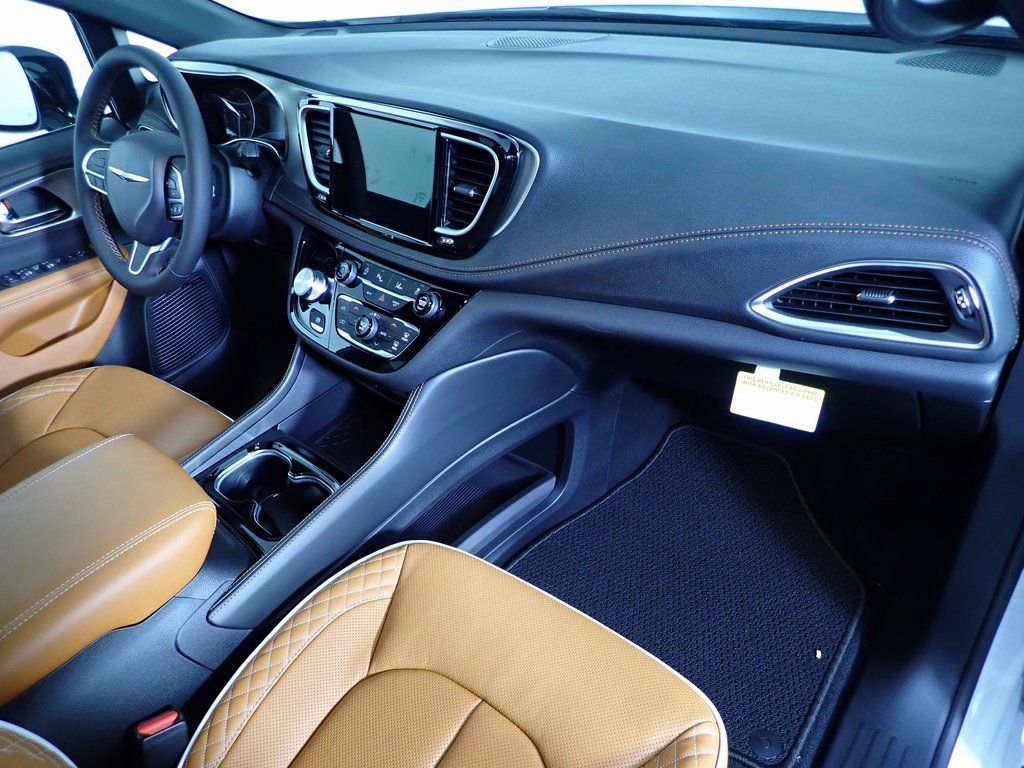 New 2026 Chrysler Pacifica Pinnacle image 40