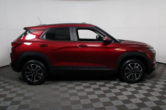 Used 2025 Chevrolet TrailBlazer LT image 8