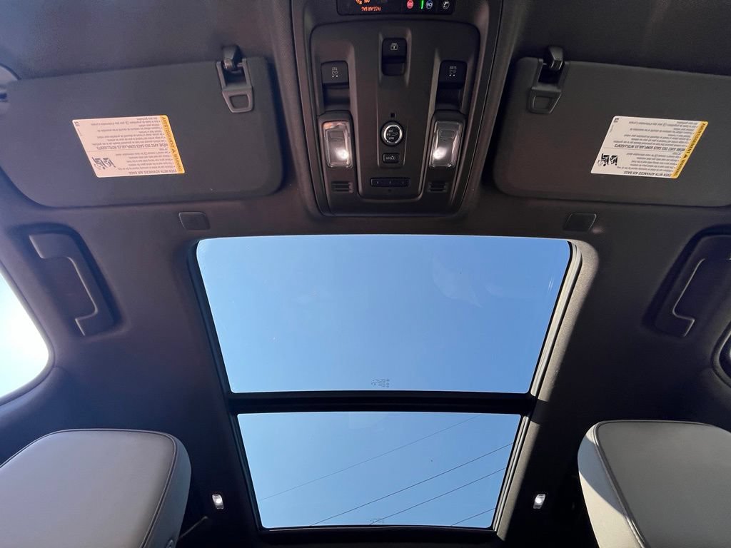 Used 2023 GMC Yukon SLT AWD/4WD image 43