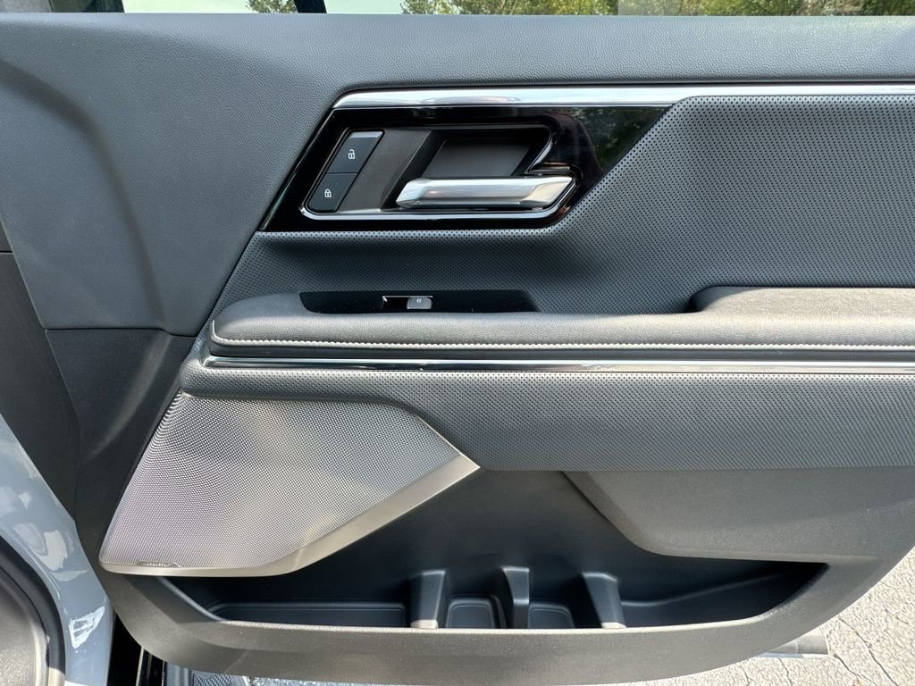 Used 2024 GMC Sierra EV Denali image 31