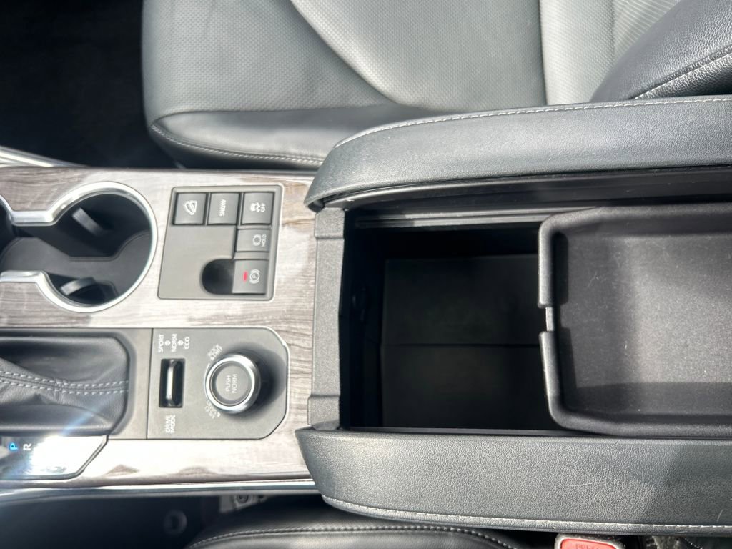 Used 2023 Toyota Highlander Limited image 25