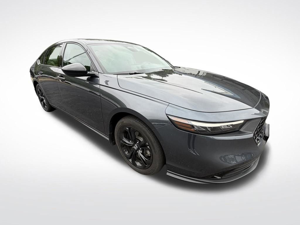 Used 2025 Honda Accord SE image 10
