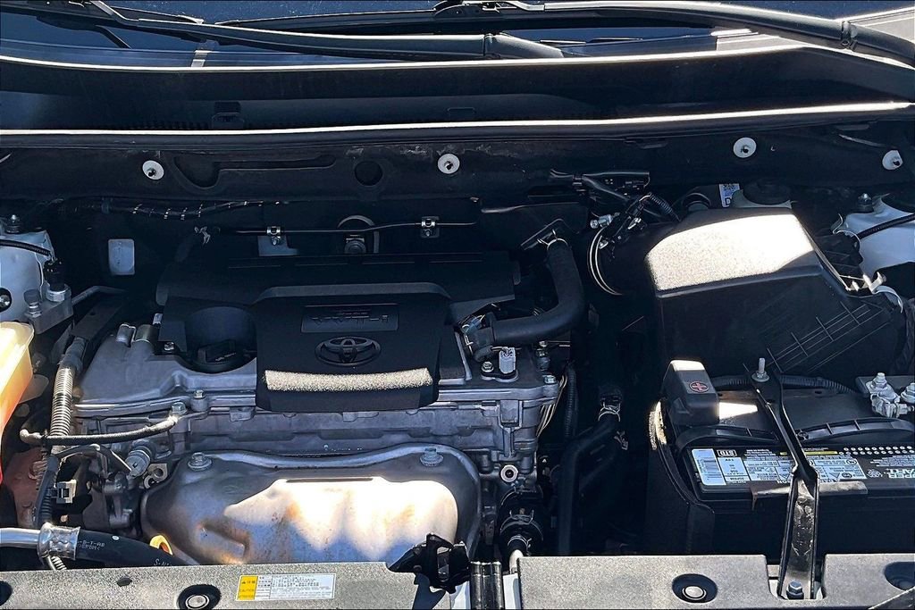 Used 2016 Toyota RAV4 Limited image 29
