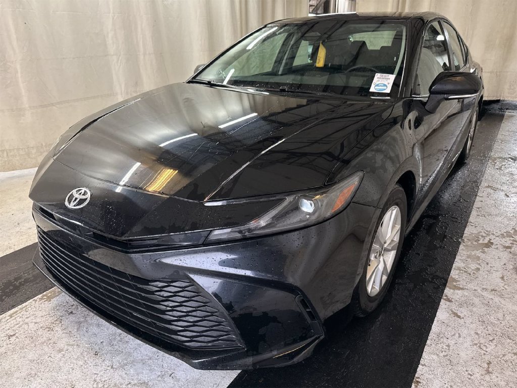 Certified 2025 Toyota Camry LE FWD image 1
