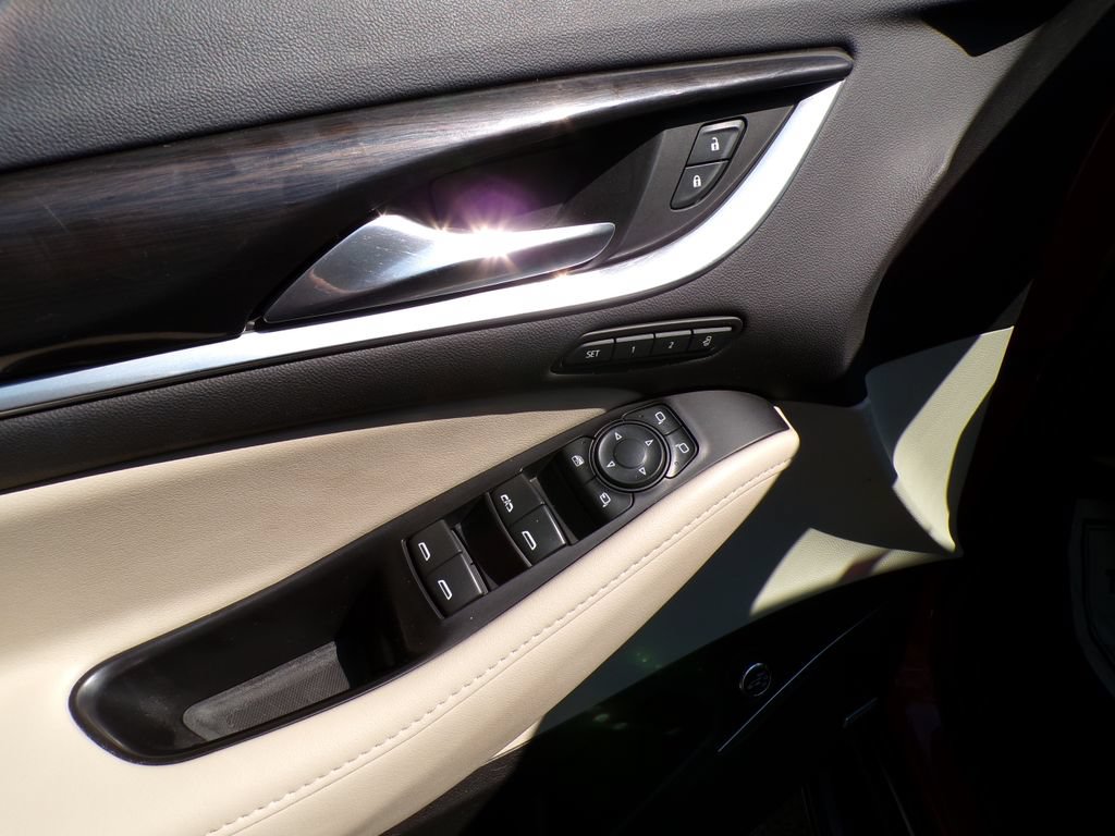 Used 2020 Buick Enclave Premium w/ Sun and Sites Package AWD/4WD image 26
