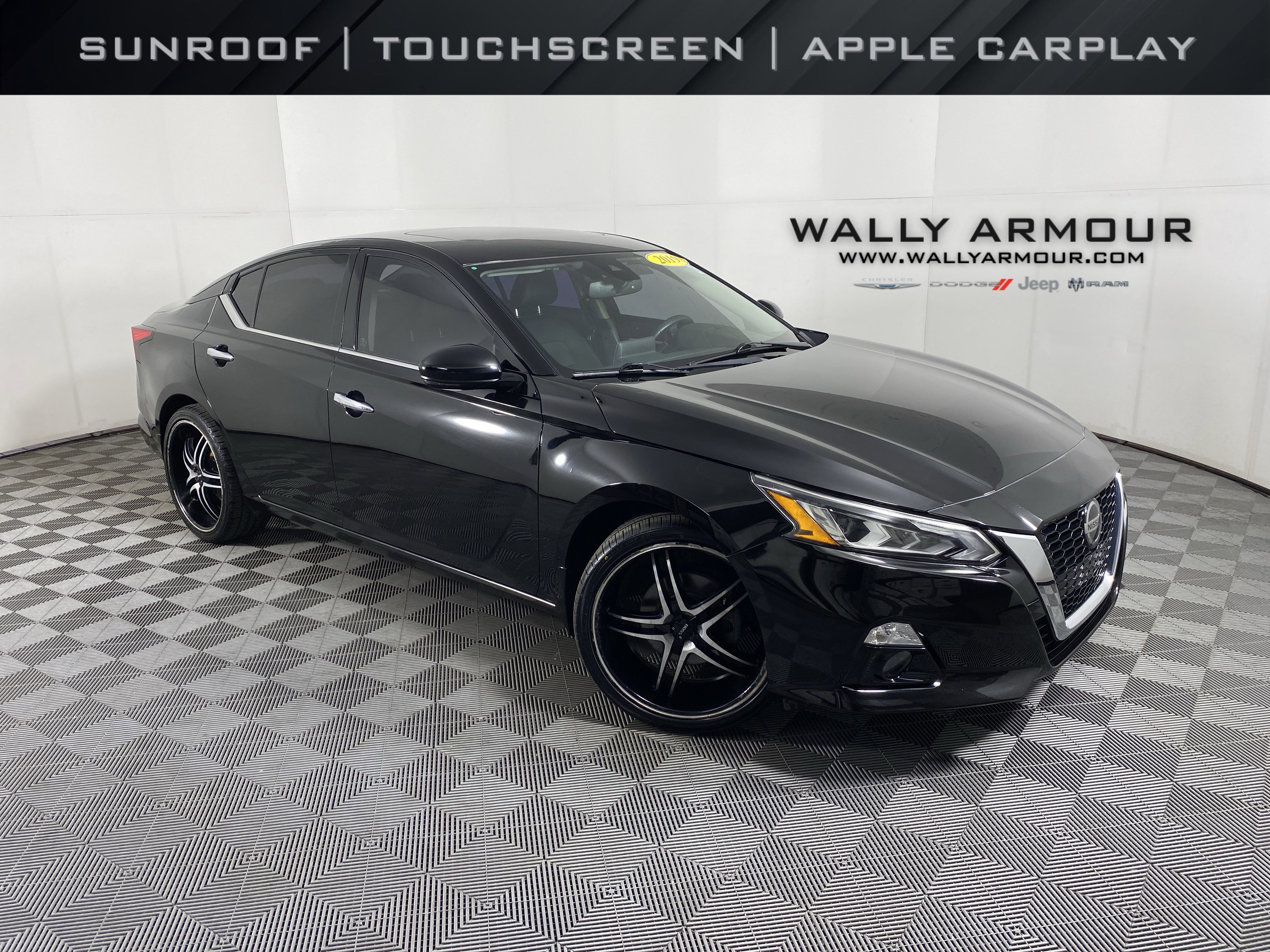 Used 2019 Nissan Altima 2.5 SV image 1