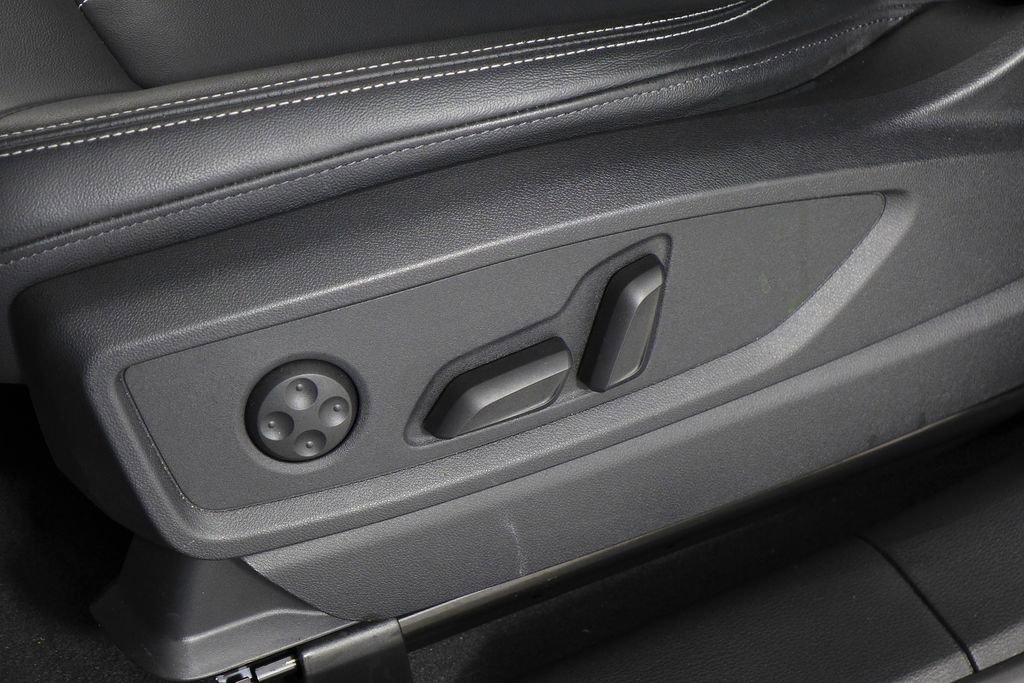 Used 2022 Audi Q5 2.0T Premium w/ Convenience Package image 23