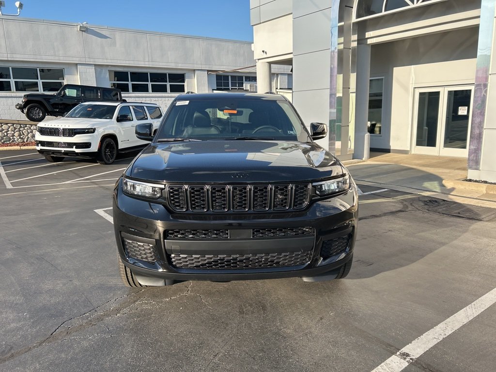 New 2025 Jeep Grand Cherokee L Altitude AWD/4WD image 7