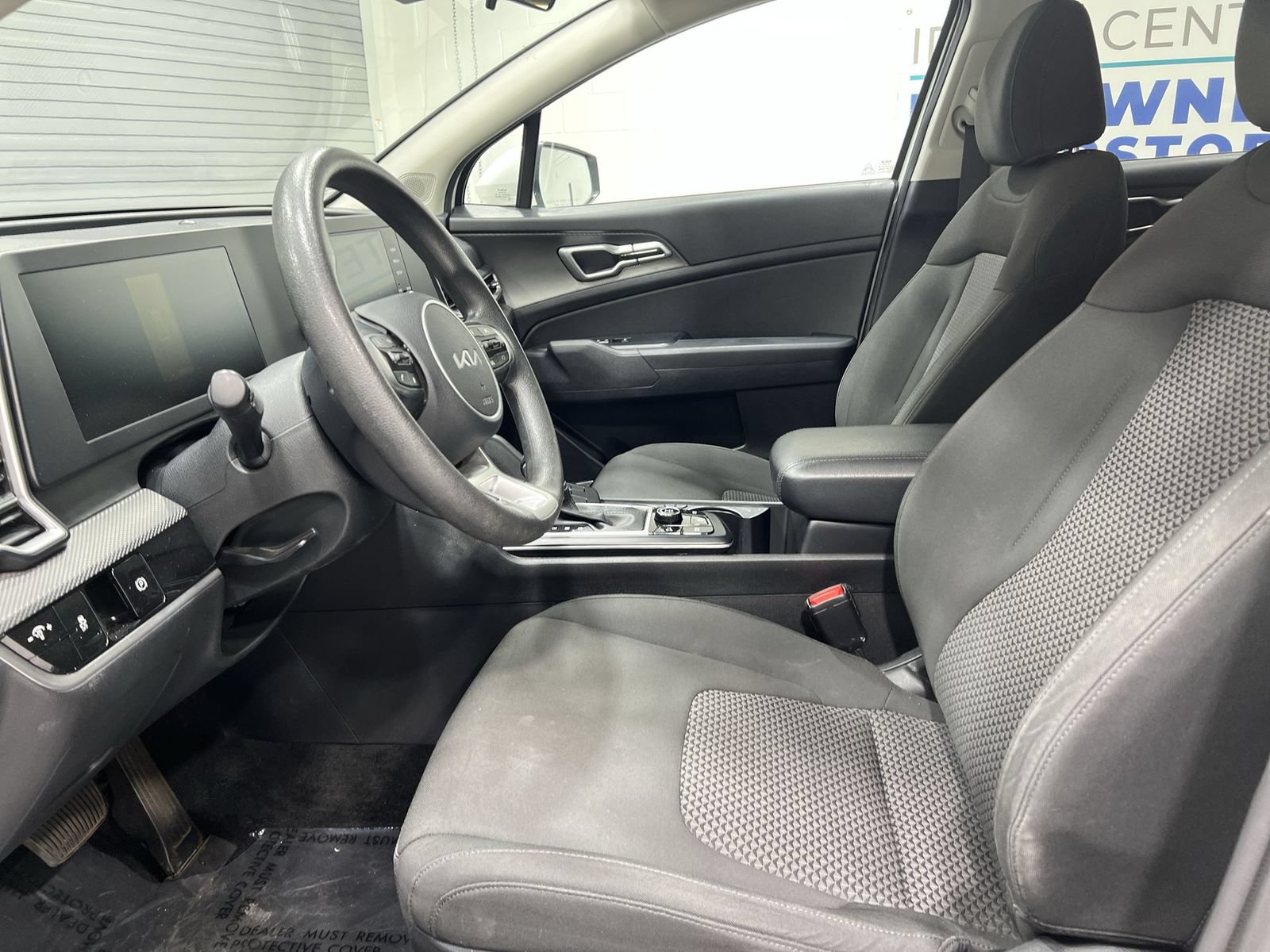 Used 2023 Kia Sportage LX AWD/4WD image 11
