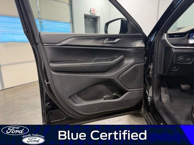 Used 2023 Jeep Grand Cherokee Altitude RWD image 23