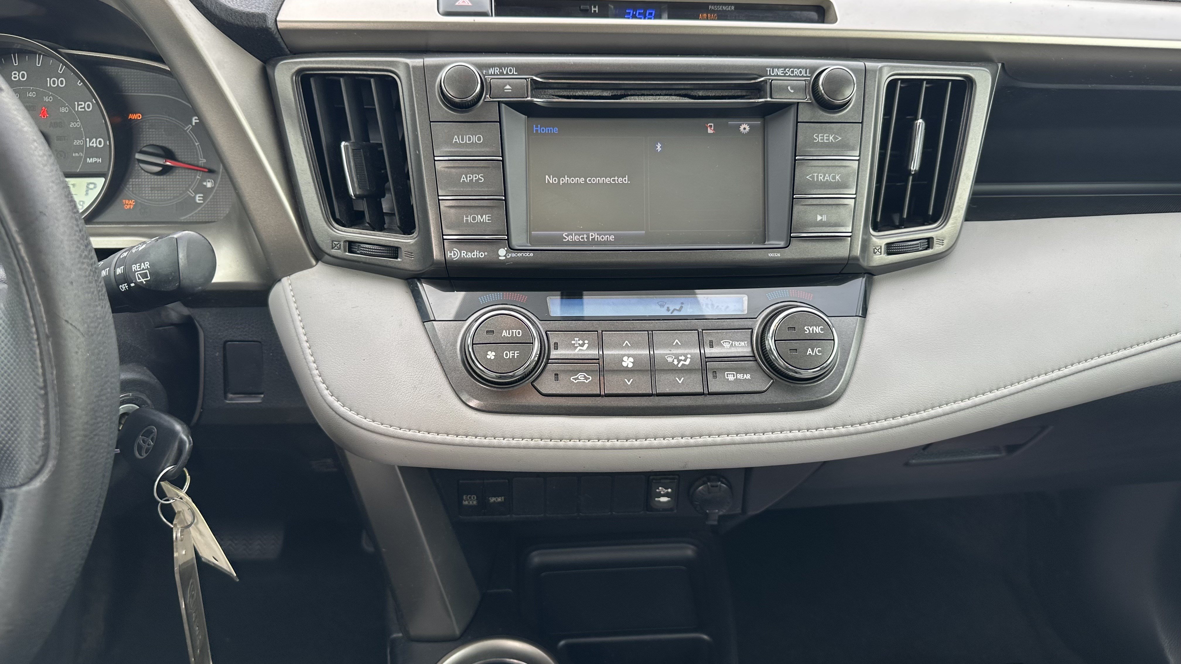 Used 2014 Toyota RAV4 XLE AWD/4WD image 30