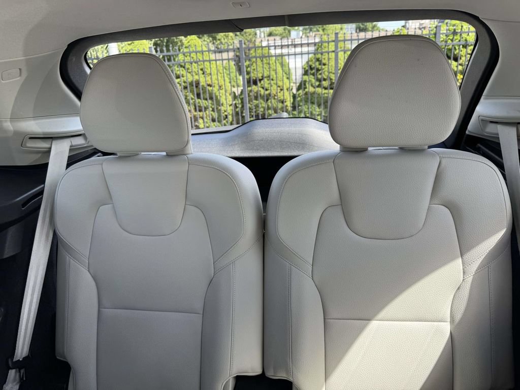 Certified 2024 Volvo XC90 T8 Plus w/ Protection Package Premier AWD/4WD image 10