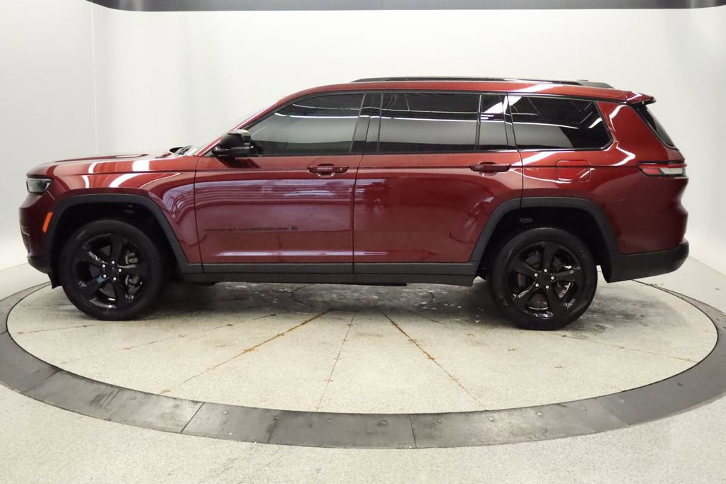 Used 2023 Jeep Grand Cherokee L Laredo image 2