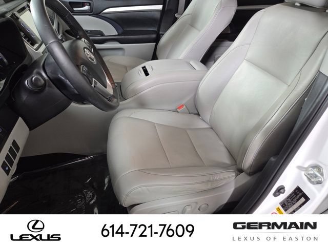 Used 2019 Toyota Highlander XLE AWD/4WD image 18