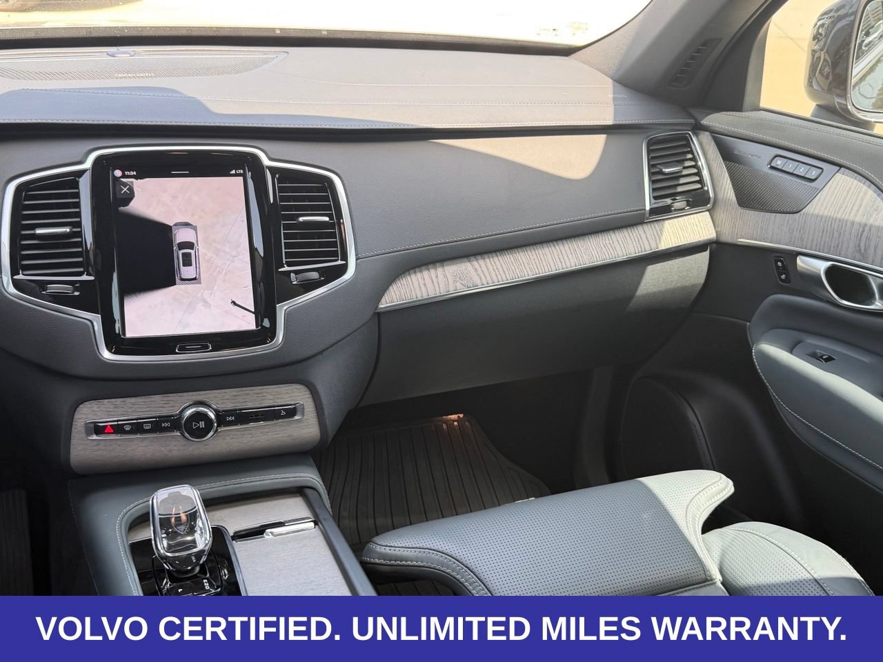 Certified 2024 Volvo XC90 T8 Ultimate w/ Protection Package Premier AWD/4WD image 15