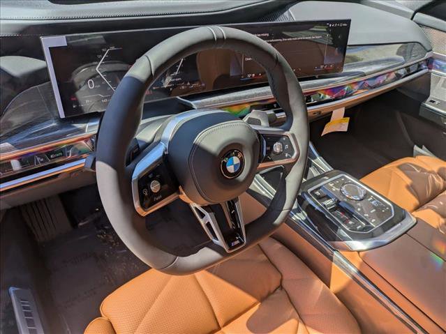 Used 2025 BMW 740i xDrive w/ Premium Package AWD/4WD image 3