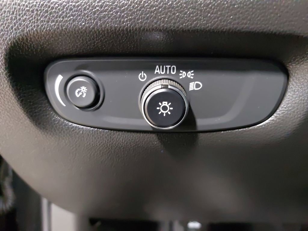 Used 2022 Chevrolet Traverse LT image 26