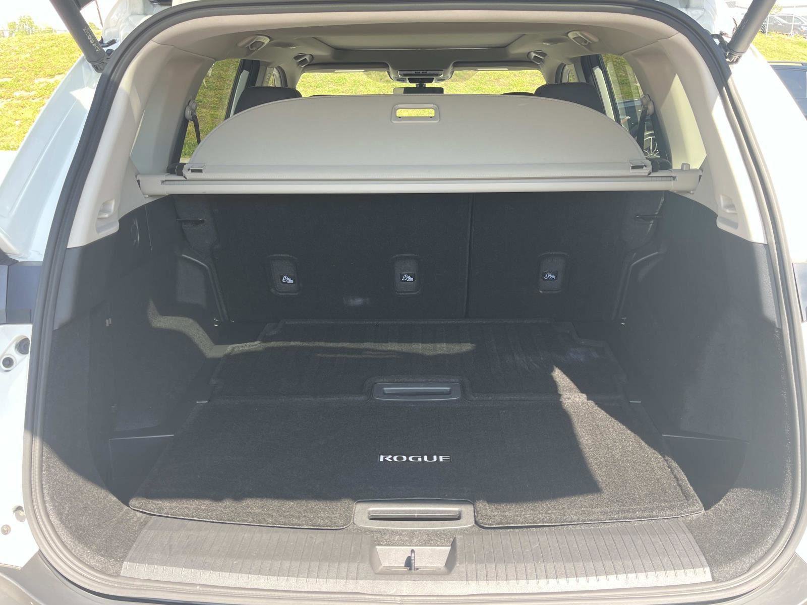 Used 2023 Nissan Rogue SL AWD/4WD image 11