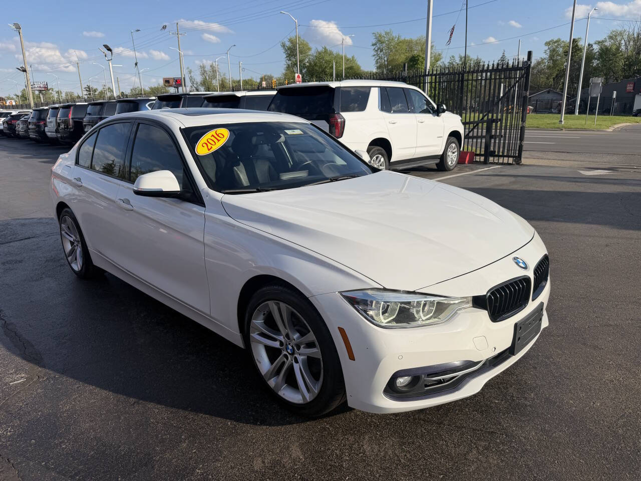 Used 2016 BMW 328i xDrive Sedan AWD/4WD image 3