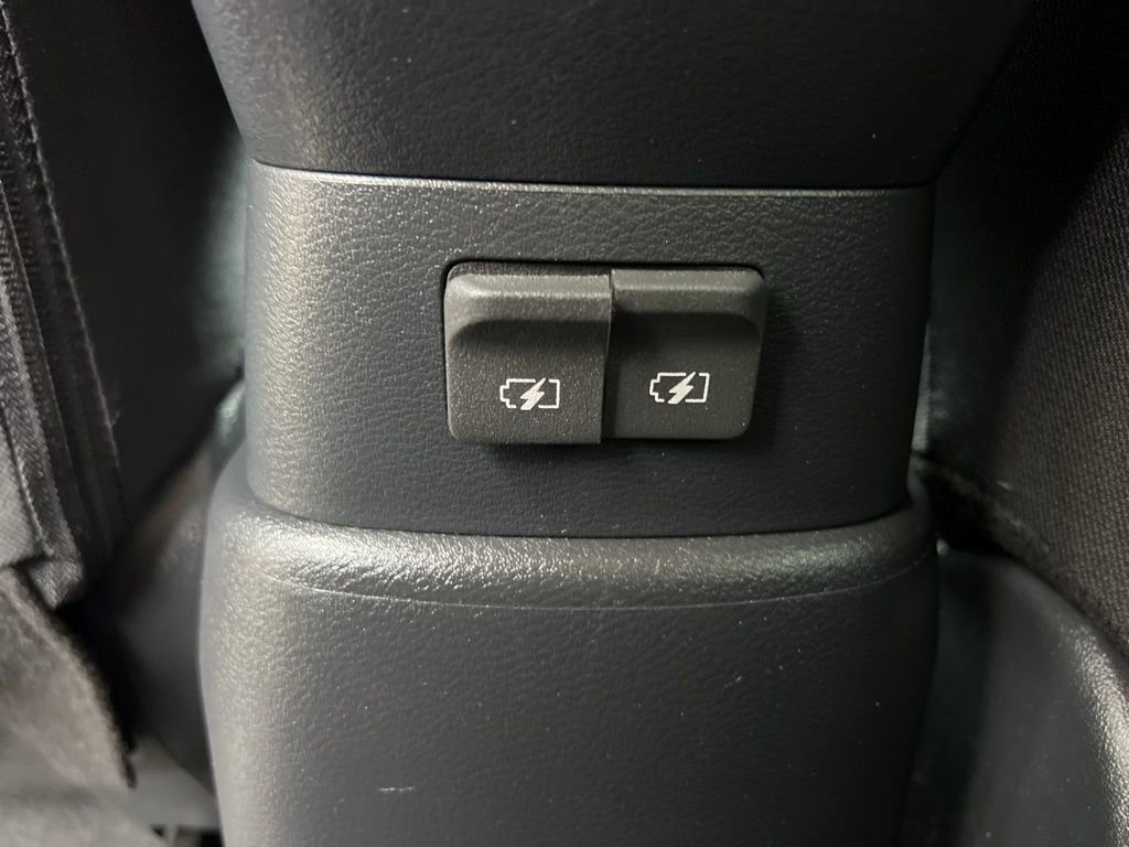 Used 2022 Nissan Versa SR image 17