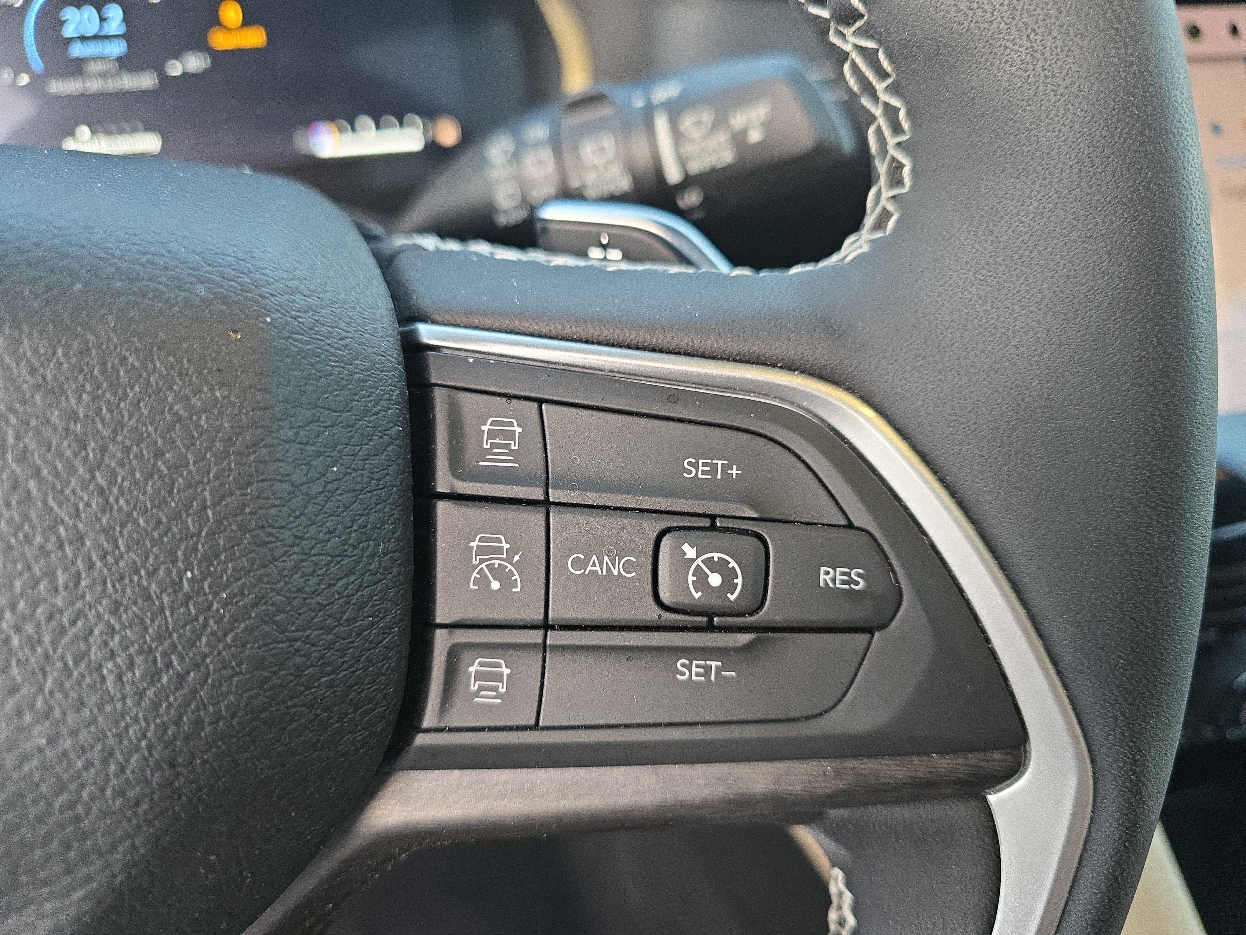 Used 2023 Jeep Grand Cherokee Limited AWD/4WD image 29