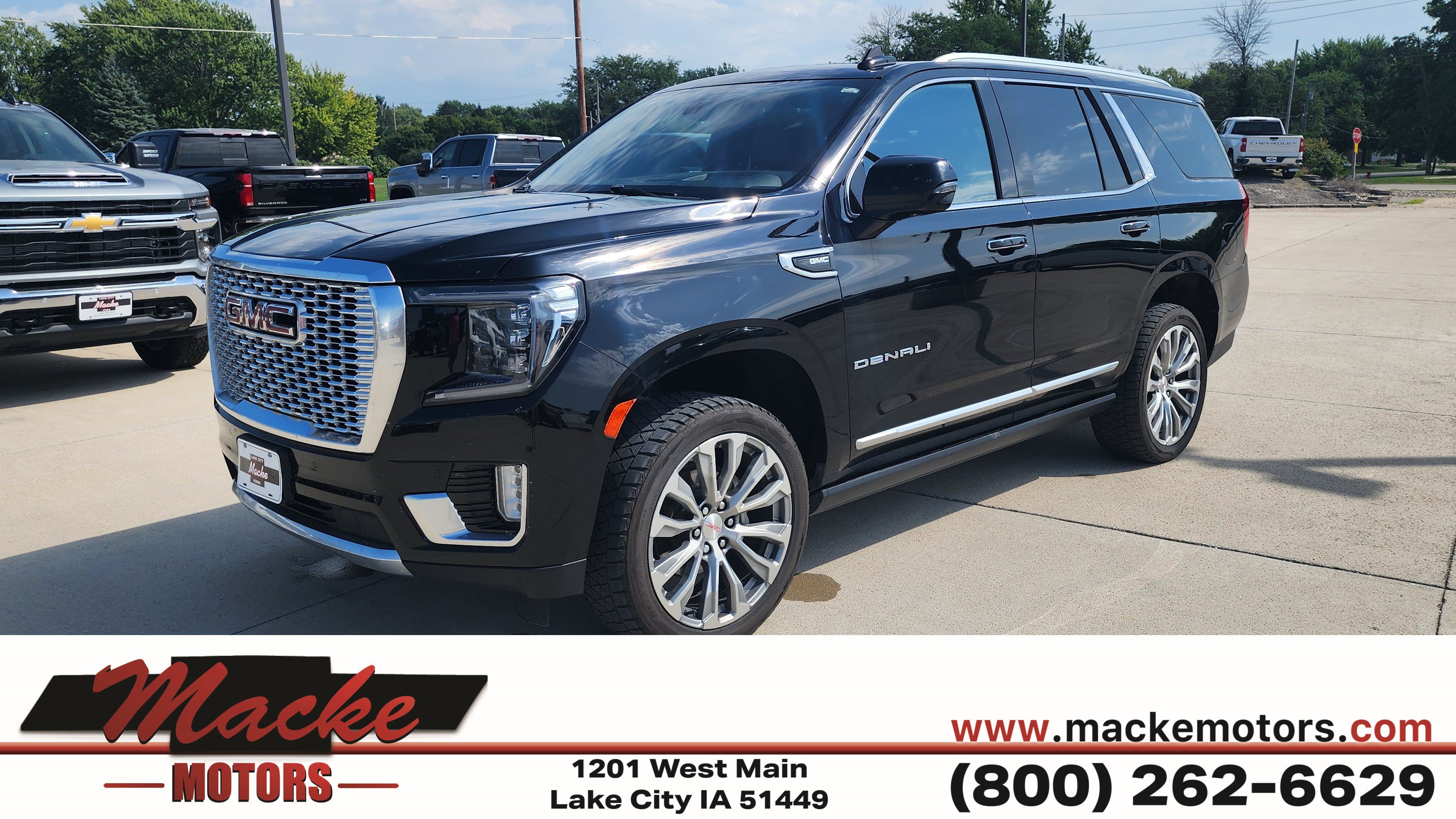 Used 2021 GMC Yukon Denali w/ Denali Ultimate Package AWD/4WD image 1