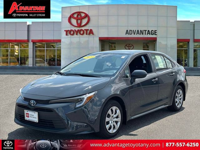 Certified 2025 Toyota Corolla LE FWD image 4
