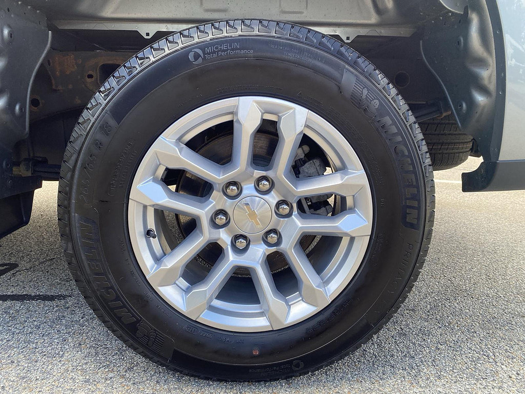 Used 2023 Chevrolet Silverado 1500 LT AWD/4WD image 40