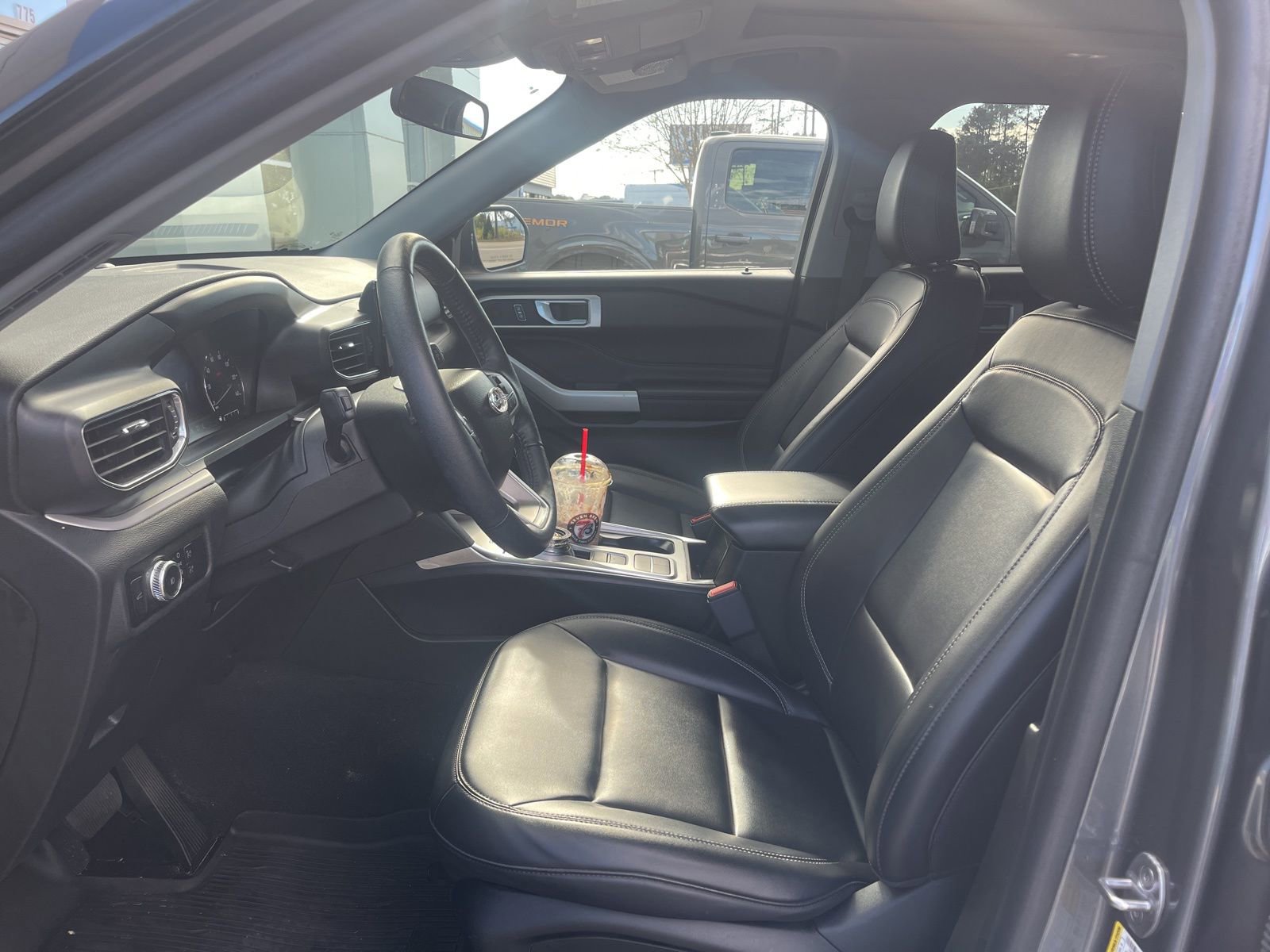 Used 2023 Ford Explorer XLT w/ Equipment Group 202A image 9