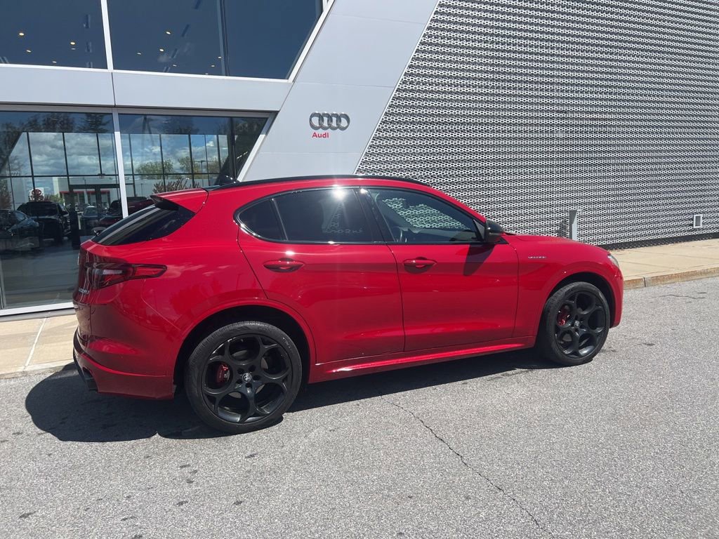Used 2023 Alfa Romeo Stelvio Veloce AWD/4WD image 20