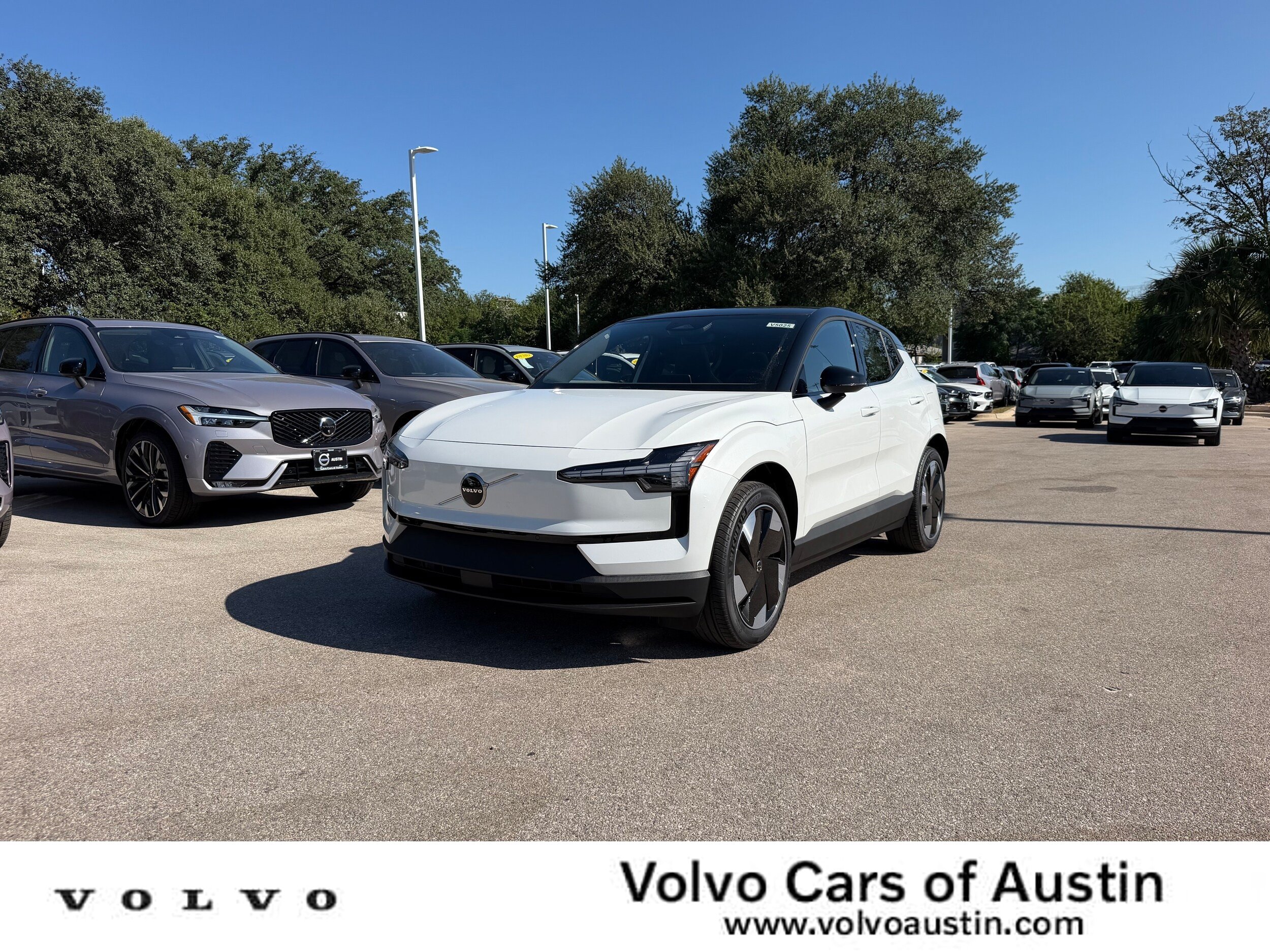 New 2026 Volvo EX30 Plus w/ Protection Package Premier