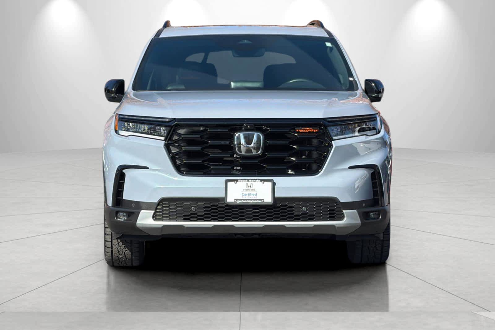 Used 2025 Honda Pilot TrailSport image 10