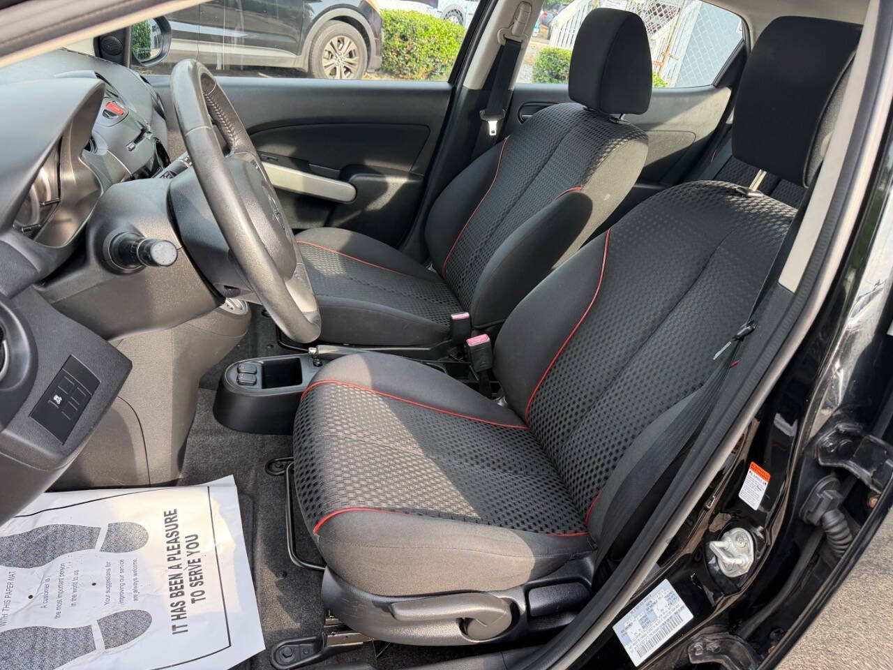 Used 2011 MAZDA MAZDA2 Touring FWD image 9