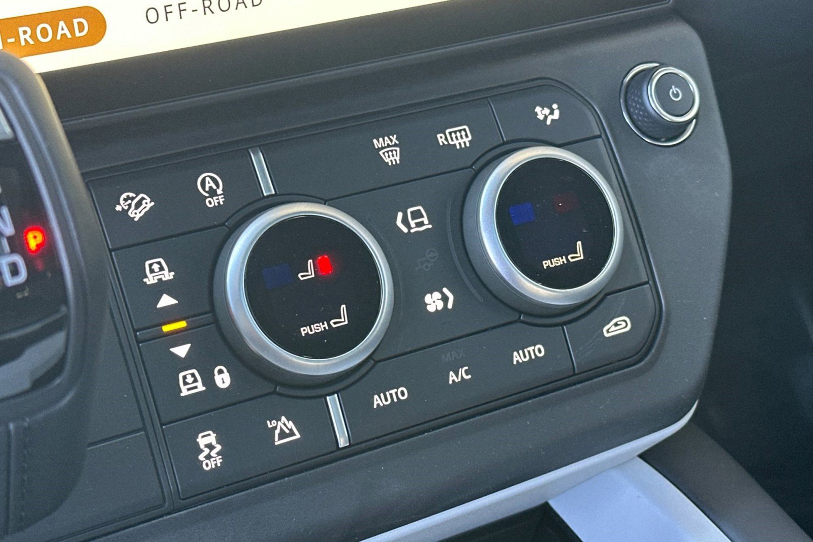 New 2026 Land Rover Defender 130 X-Dynamic SE image 21