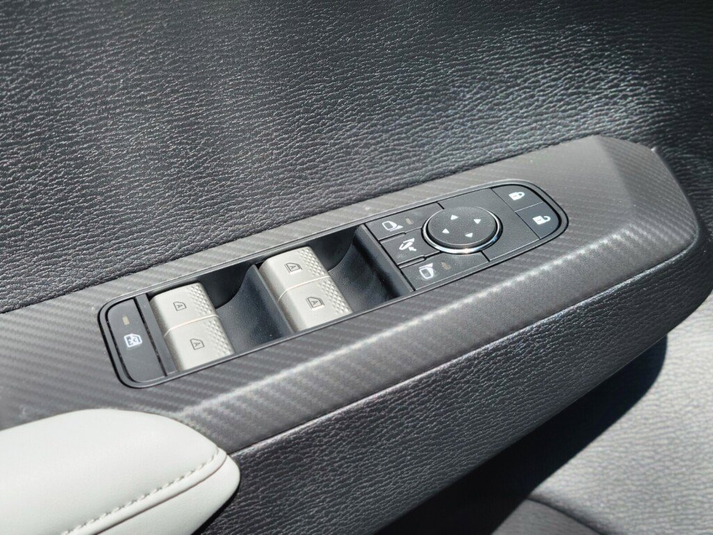 New 2025 Mitsubishi Outlander SE image 17