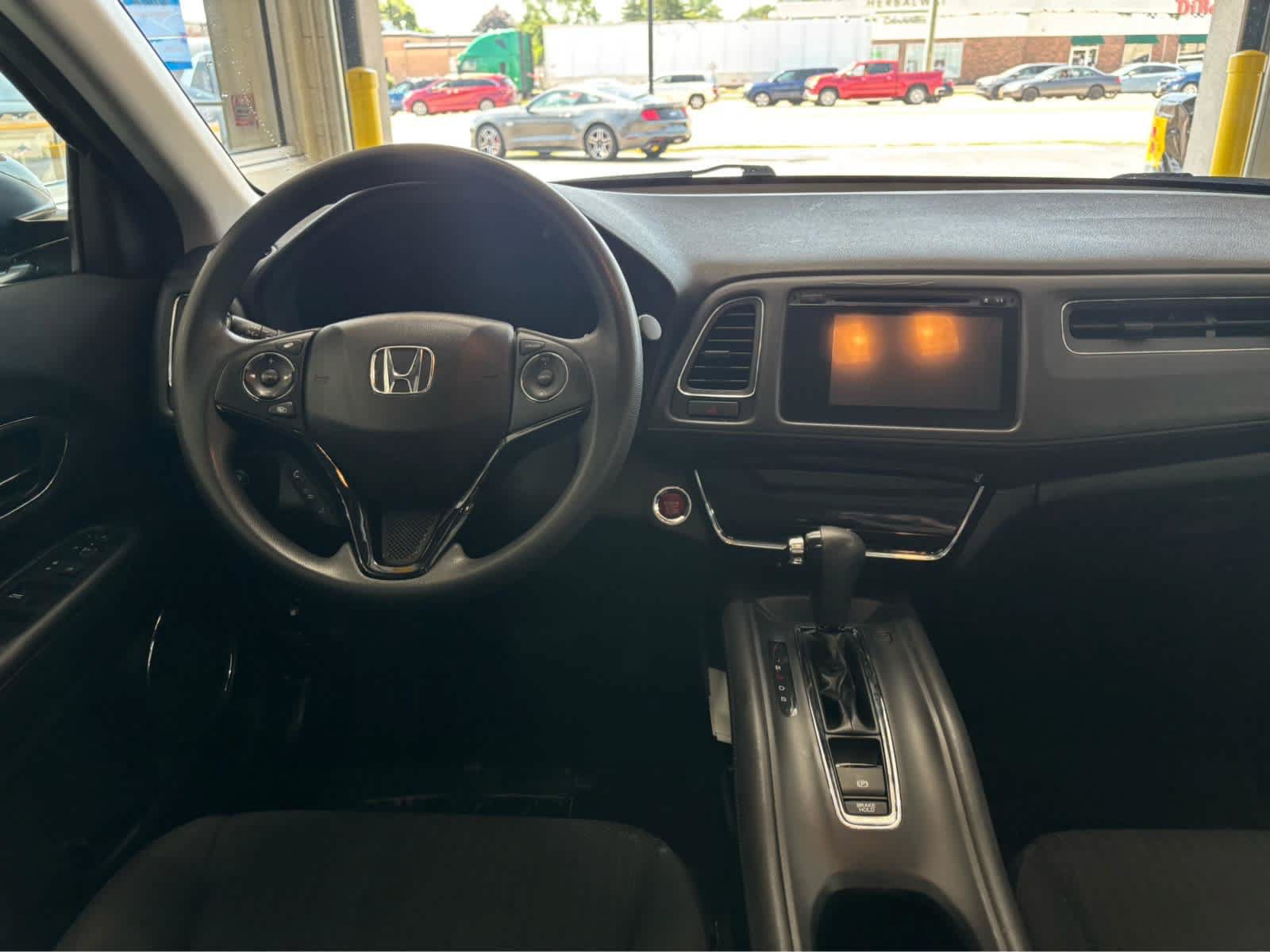 Used 2018 Honda HR-V EX image 11