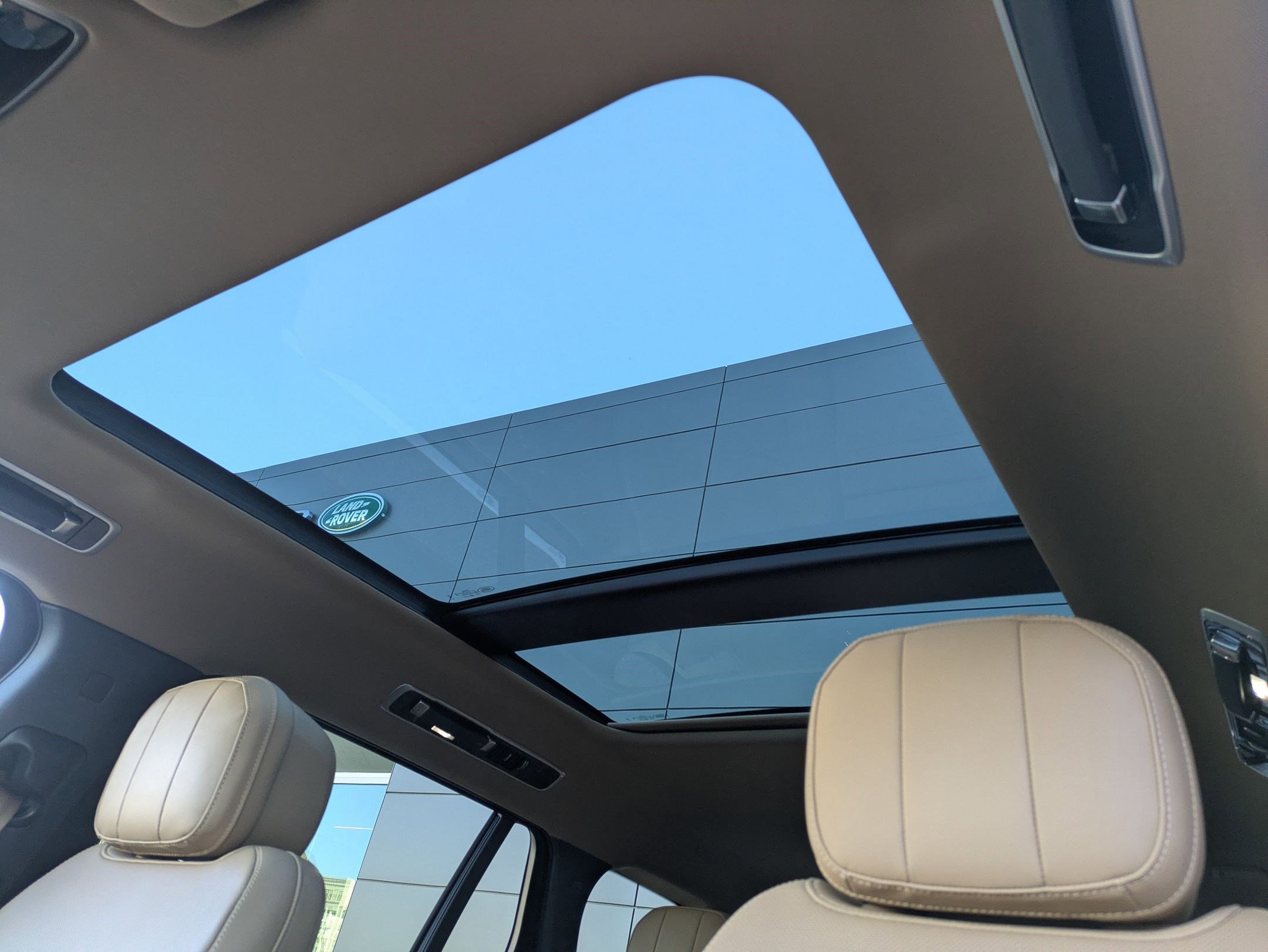 Used 2024 Land Rover Range Rover Long Wheelbase SE image 23