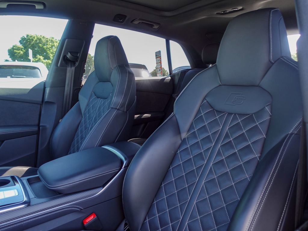 Used 2024 Audi SQ8 Premium Plus w/ Executive Package image 22