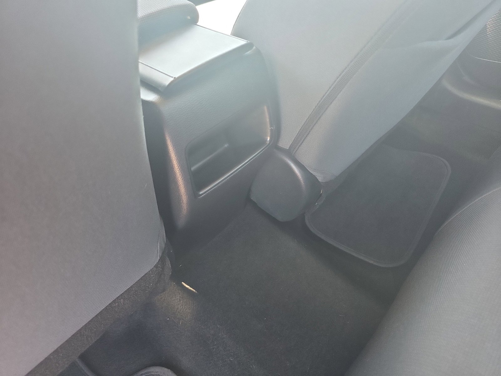 Used 2021 Toyota Corolla LE FWD image 32
