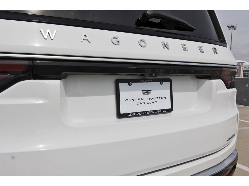 Used 2024 Jeep Wagoneer L Series II image 31