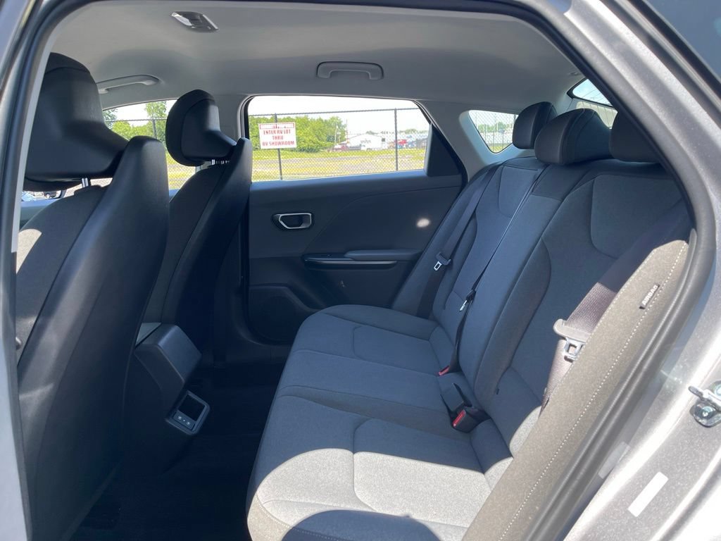 Used 2025 Kia K4 FWD image 32