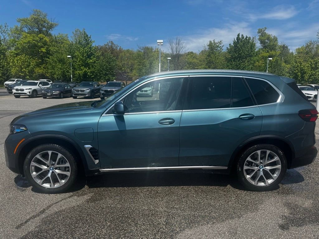 Certified 2025 BMW X5 xDrive50e AWD/4WD image 2