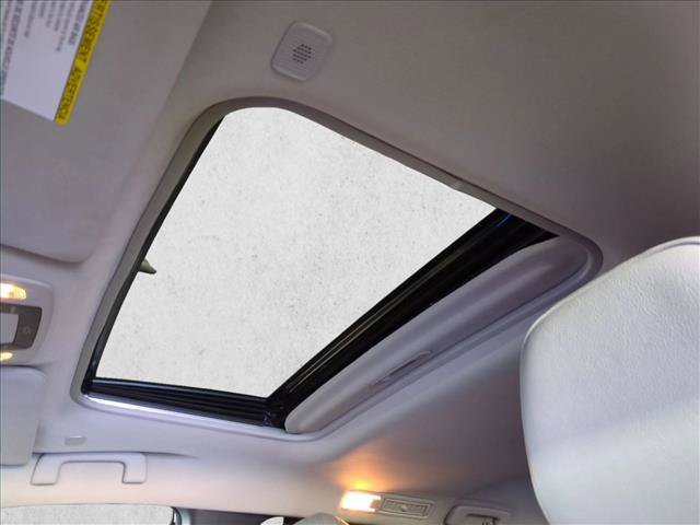 Used 2025 Toyota Sienna XLE FWD image 15
