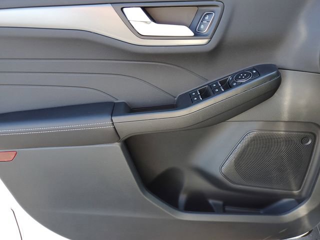 New 2026 Ford Escape SE w/ Class II Trailer Tow Package image 23