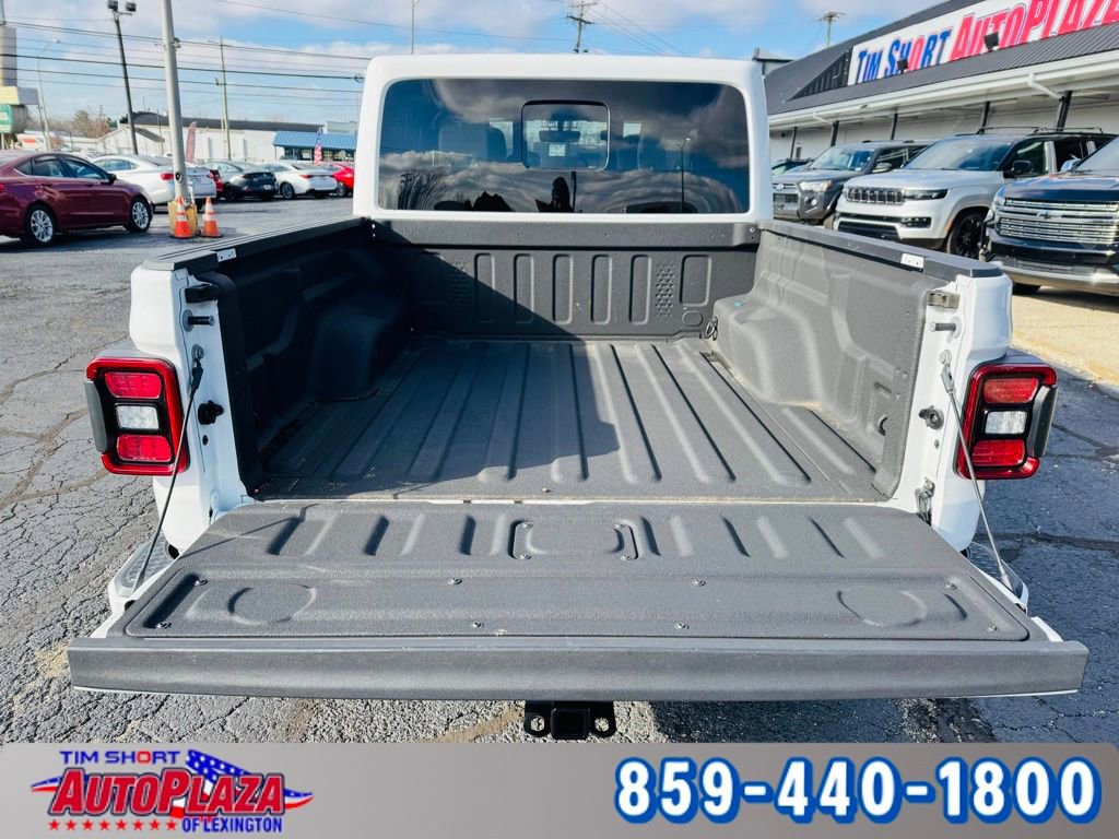 Used 2022 Jeep Gladiator Overland image 13