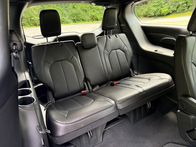 New 2026 Chrysler Pacifica Select image 23