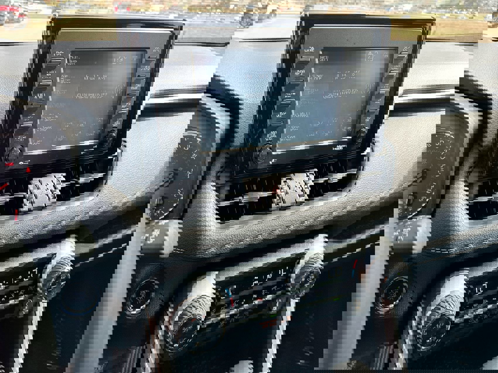 Used 2021 Toyota RAV4 XLE Premium image 16