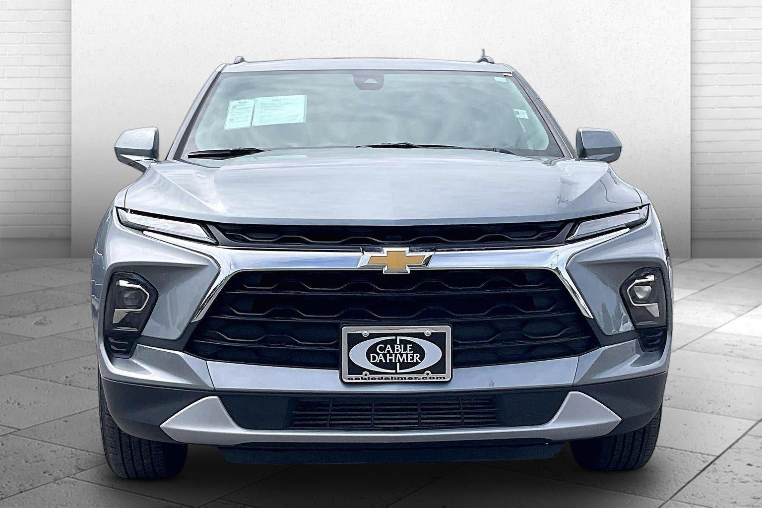 Used 2025 Chevrolet Blazer LT w/ Convenience Package AWD/4WD image 2