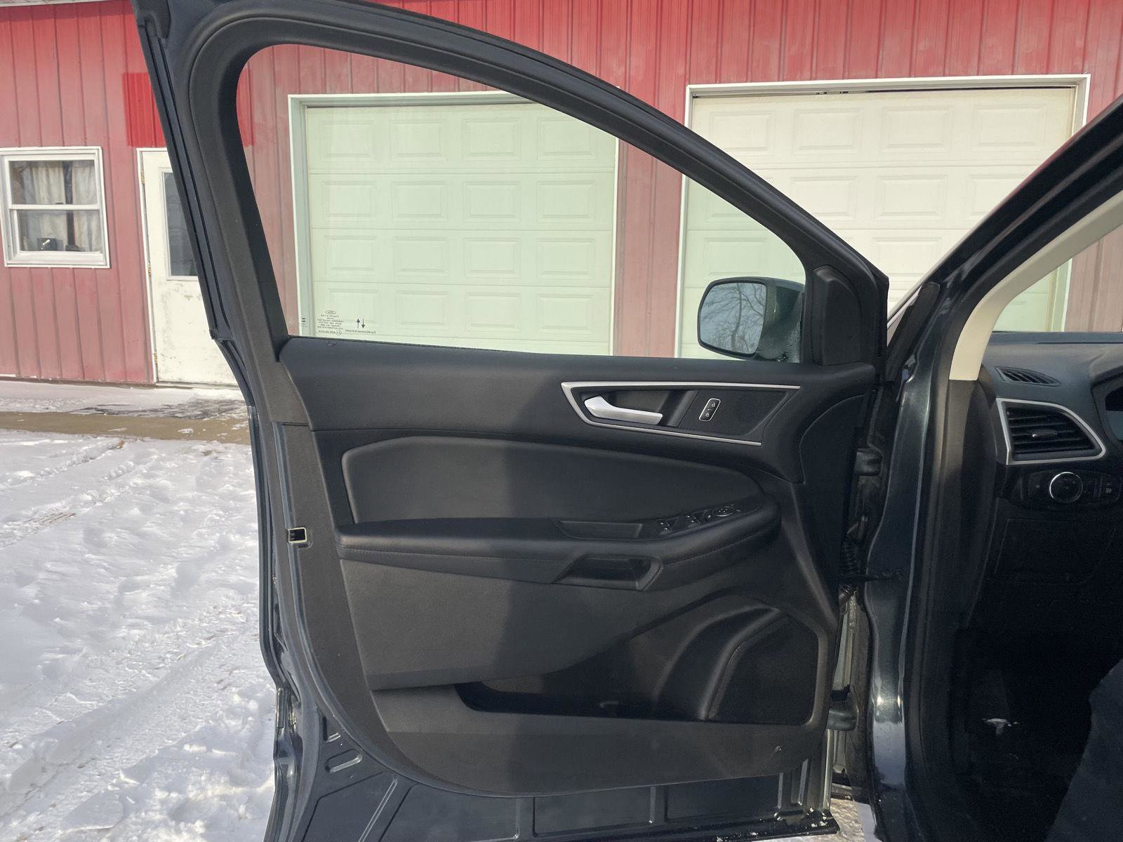 Used 2022 Ford Edge SEL w/ Convenience Package image 10