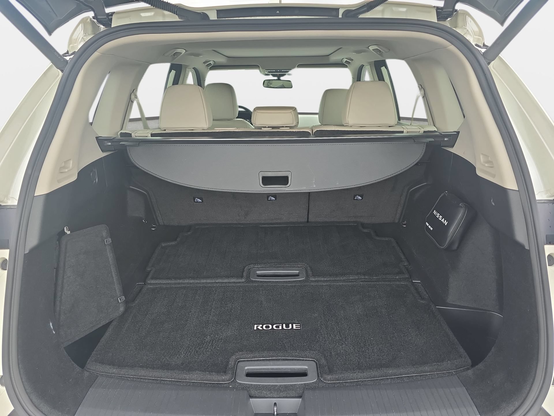 Used 2023 Nissan Rogue SL w/ SL Premium Package FWD image 12